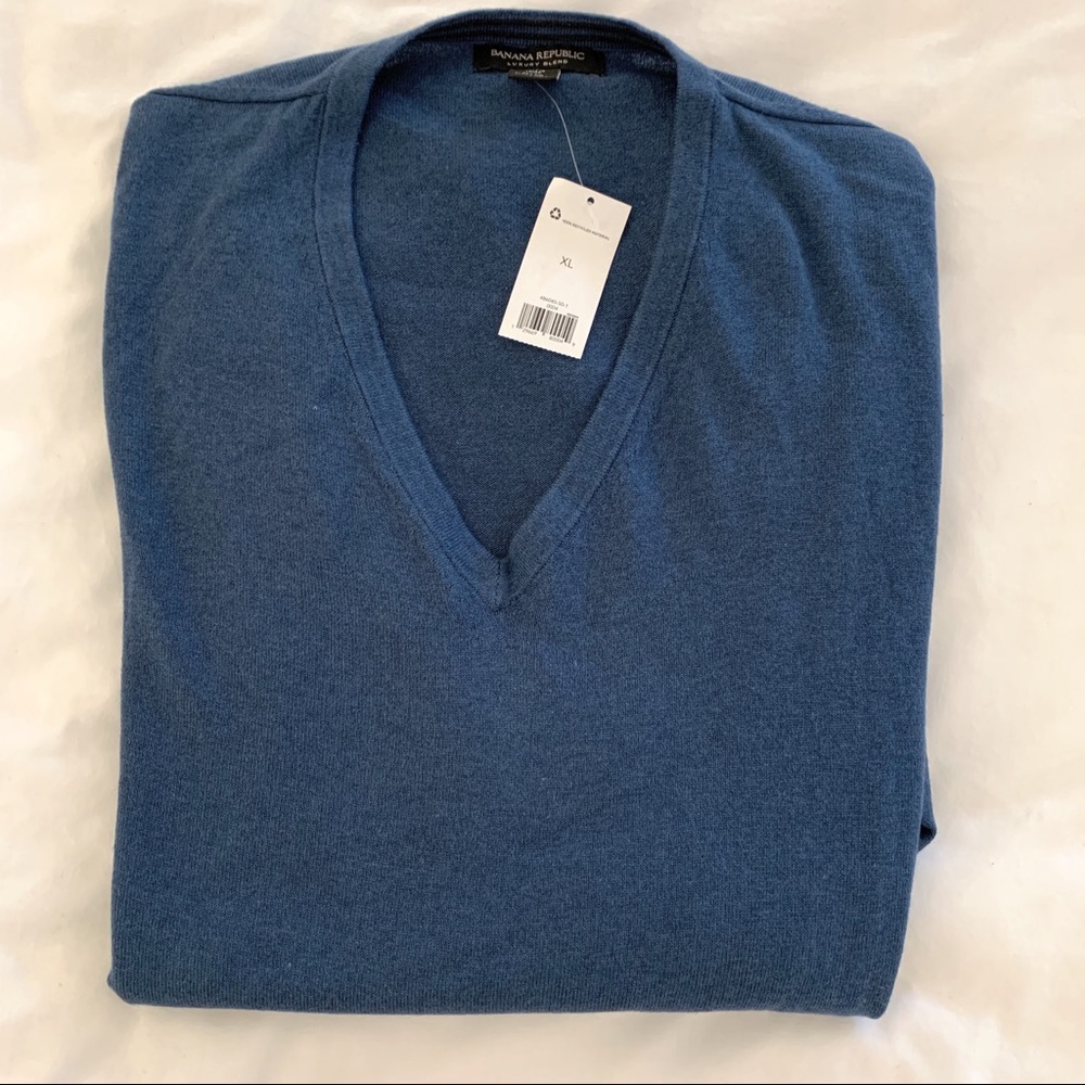 Men’s Banana Republic NWT pullover v-neck sweater